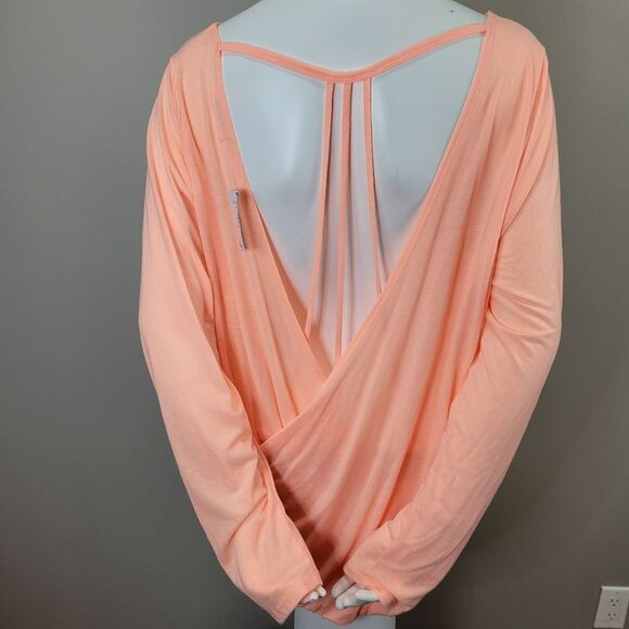 Maurice's Peach Open Back Assymetrical Athletic Wear Top Size 2‎ - Picture 3 of 10